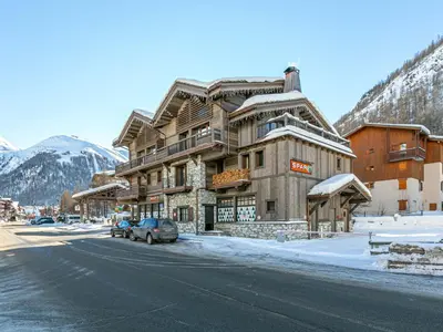 Vue générale sur la montagne ou vue sur la montagne depuis l'appartement