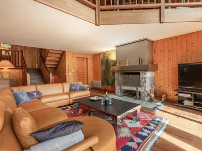 Coin salon dans l'établissement Chalet de luxe avec sauna, cheminée et WiFi à Val-d'Isère - FR-1-694-17