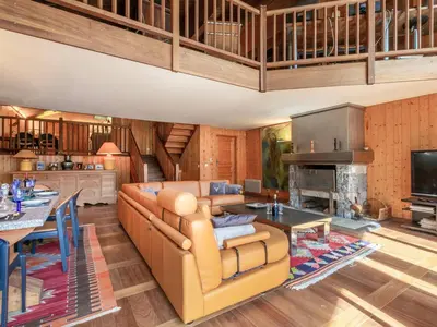 Coin salon dans l'établissement Chalet de luxe avec sauna, cheminée et WiFi à Val-d'Isère - FR-1-694-17