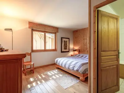 Un ou plusieurs lits dans un hébergement de l'établissement Chalet de luxe avec sauna, cheminée et WiFi à Val-d'Isère - FR-1-694-17