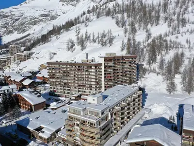 L'établissement Spacieux duplex 3P avec wifi et balcon sud, parking inclus, près des pistes à Val-d'Isère - FR-1-694-27 en hiver