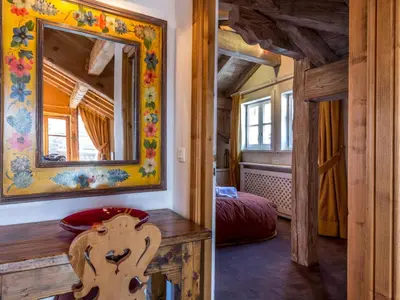 Un ou plusieurs lits dans un hébergement de l'établissement Appartement de standing avec cheminée, 4 chambres, garage et WIFI, Val-d'Isère - FR-1-694-25