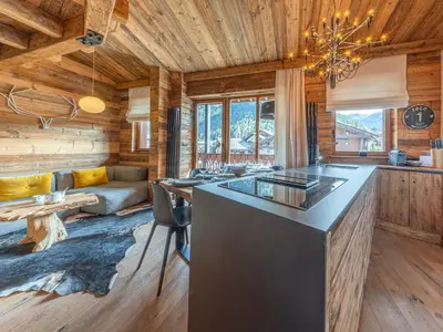 Cuisine ou kitchenette dans l'établissement Appartement raffiné avec cheminée, balnéo et Wi-Fi à Val-d’Isère - FR-1-694-44