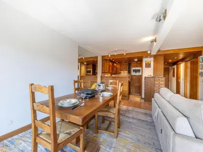 Cuisine ou kitchenette dans l'établissement Appartement de Standing au Centre de Val-d'Isère, Balcon Sud et Proche Pistes - FR-1-694-46