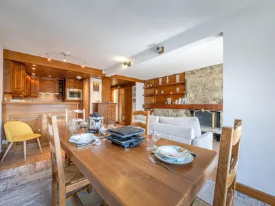 Cuisine ou kitchenette dans l'établissement Appartement de Standing au Centre de Val-d'Isère, Balcon Sud et Proche Pistes - FR-1-694-46