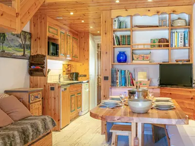 Cuisine ou kitchenette dans l'établissement Appartement duplex 5 pers. avec wifi et parking à Val-d'Isère - FR-1-694-68
