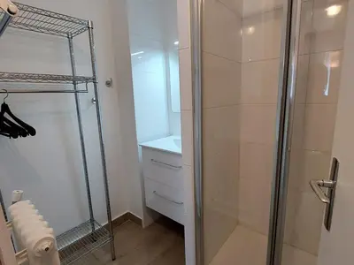 Salle de bains dans l'établissement Studio cosy au cœur de Val-d'Isère, pieds des pistes, accès wifi, 2 pers. - FR-1-694-74