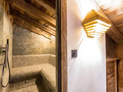 Salle de bains dans l'établissement Duplex 5 pièces luxe aux pieds des pistes avec hammam et cheminée - FR-1-694-87