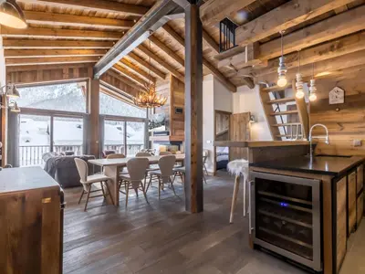 Cuisine ou kitchenette dans l'établissement Appartement de luxe au dernier étage, matériaux nobles, résidence aux pieds des pistes, Val-d'Isère - FR-1-694-89