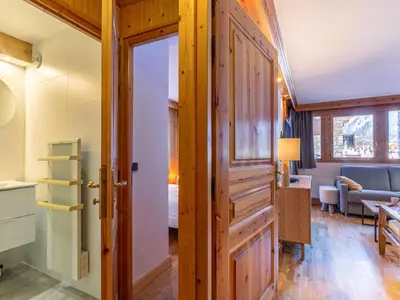 Salle de bains dans l'établissement Appartement élégant avec wifi, au centre, pied des pistes, parking couvert, balcon sud/est, 6 pers. - FR-1-694-98
