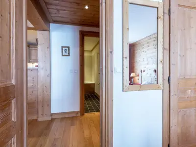 Plan de l'établissement Appartement 3 pièces avec WIFI et parking couvert à Val-d'Isère - FR-1-694-100