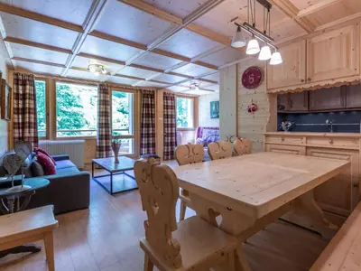Coin salon dans l'établissement Appartement spacieux avec wifi, balcon Sud, parking, proche pistes - Val d'Isère - FR-1-694-112