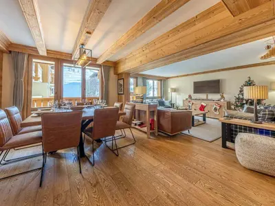 Coin salon dans l'établissement Prestigieux appartement de 140m² aux pieds des pistes, proche village enfants, Val-d'Isère - FR-1-694-114