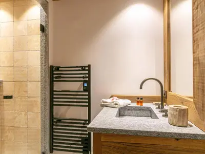 Plan de l'établissement Luxueux appartement avec piscine, WiFi et parking à Val-d'Isère - FR-1-694-102