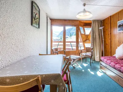 Coin salon dans l'établissement Appartement 3 pièces skis aux pieds, 6 pers., Sud, La Daille - FR-1-694-118