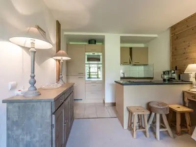 Cuisine ou kitchenette dans l'établissement Appartement raffiné à Val-d'Isère, 6 personnes, pied des pistes, WiFi - FR-1-694-116