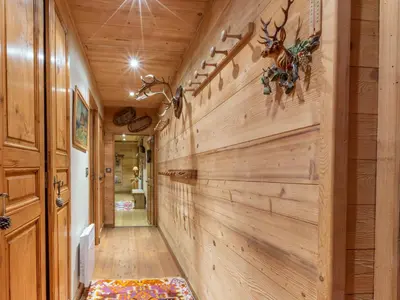 Plan de l'établissement Élégant Appartement de Standing avec Terrasse et Accès Direct aux Pistes à Val-d'Isère - FR-1-694-119