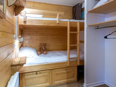 Un ou plusieurs lits dans un hébergement de l'établissement Studio Sud avec Balcon, Animaux Bienvenus - FR-1-694-121