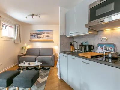 Cuisine ou kitchenette dans l'établissement Studio Sud avec Balcon, Animaux Bienvenus - FR-1-694-121