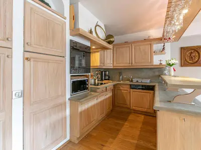 Cuisine ou kitchenette dans l'établissement Appartement de charme avec wifi, au pied des pistes, 4 pièces, Val-d'Isère - FR-1-694-130