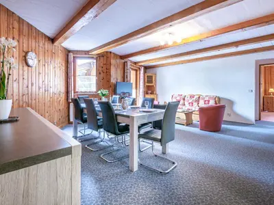 Coin salon dans l'établissement Appartement rustique 3 pièces au pied des pistes avec WIFI à Val-d'Isère - FR-1-694-131
