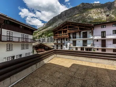 Vue générale sur la montagne ou vue sur la montagne depuis l'appartement