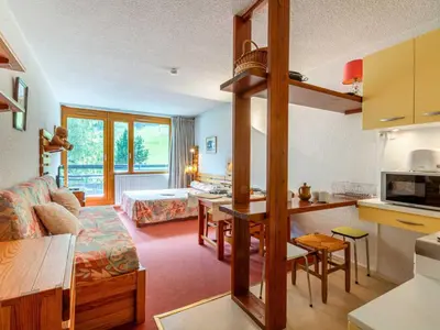 Cuisine ou kitchenette dans l'établissement Studio skis aux pieds à Val-d'Isère, animaux admis - FR-1-694-143