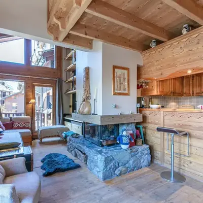 Appartement élégant avec cheminée et balcon