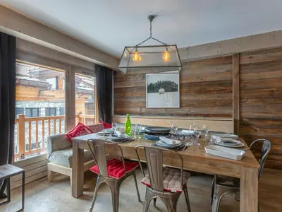 Plan de l'établissement Appartement 4 pièces de prestige, spacieux et raffiné, proche du Vieux Village, pour 6 personnes - FR-1-694-136