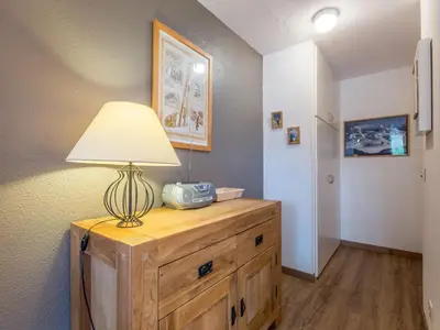 Télévision ou salle de divertissement dans l'établissement Charmant Duplex à Val-d'Isère avec Wifi, Parking et Balcon Exposé Sud - FR-1-694-148