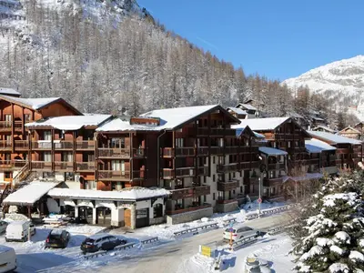 Vue générale sur la montagne ou vue sur la montagne depuis l'appartement
