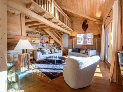 Télévision ou salle de divertissement dans l'établissement Appartement luxe 4 pièces + studio, terrasse Sud, centre Val-d'Isère, 2023, 8 personnes - FR-1-694-149