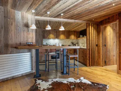 Cuisine ou kitchenette dans l'établissement Appartement luxe 4 pièces + studio, terrasse Sud, centre Val-d'Isère, 2023, 8 personnes - FR-1-694-149