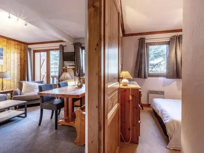 Un ou plusieurs lits dans un hébergement de l'établissement Appartement confortable avec garage et wifi dans secteur calme à Val-d'Isère - FR-1-694-154