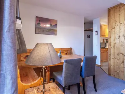 Coin salon dans l'établissement Appartement confortable avec garage et wifi dans secteur calme à Val-d'Isère - FR-1-694-154