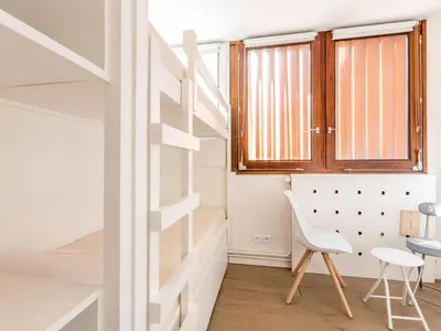 Plan de l'établissement Appartement élégant contemporain avec balcon sud et wifi - FR-1-694-170