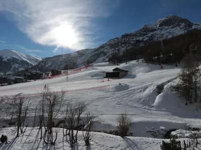 L'établissement Appartement aux pieds des pistes avec balcon, WiFi et équipements modernes - FR-1-694-160 en hiver
