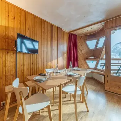 Appartement aux pieds des pistes avec balcon