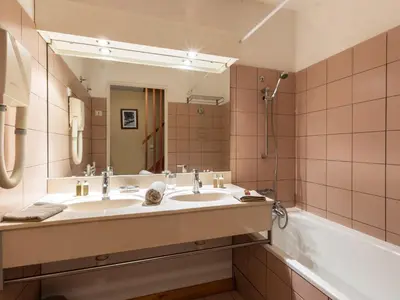 Salle de bains dans l'établissement Studio cosy avec Wifi, parking et animaux admis - FR-1-694-166