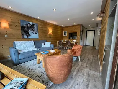 Coin salon dans l'établissement Appartement moderne avec balcon, WiFi et cuisine équipée - FR-1-694-168