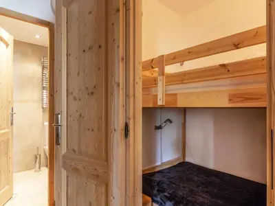 Salle de bains dans l'établissement Appartement contemporain de standing skis aux pieds, à proximité du village des enfants - Val d'Isère - FR-1-694-171