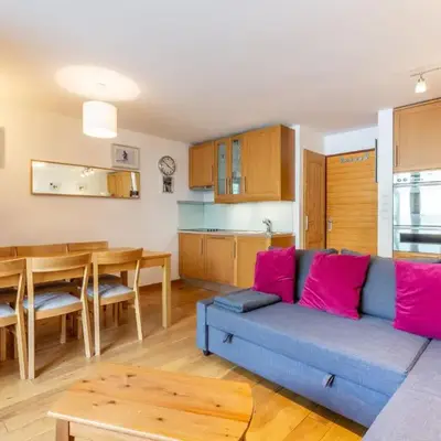 Appartement contemporain de standing skis aux pieds