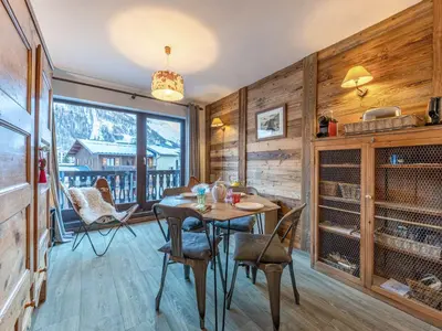 Coin salon dans l'établissement Appartement charmant avec Wifi, animaux acceptés, 34m2 à Val-d'Isère - FR-1-694-172