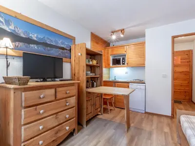 Cuisine ou kitchenette dans l'établissement Studio charmant avec wifi et parking, animaux admis, au pied des pistes - FR-1-694-174