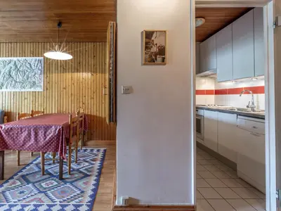 Cuisine ou kitchenette dans l'établissement Appartement confortable au sud avec balcon et lave-linge - FR-1-694-180