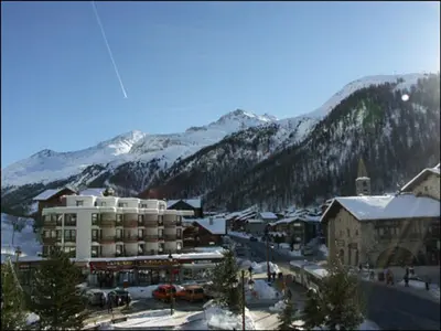 Vue générale sur la montagne ou vue sur la montagne depuis l'appartement