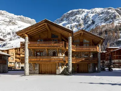 Plan de l'établissement Appartement de Charme avec Cheminée et Grande Mezzanine à Val-d'Isère - FR-1-694-189