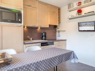 Cuisine ou kitchenette dans l'établissement Studio moderne avec parking couvert à 10 min du centre, balcon Sud/Est, non-fumeur, animaux acceptés - FR-1-694-191
