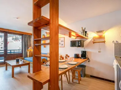 Télévision ou salle de divertissement dans l'établissement Appartement skis aux pieds, wifi, animaux admis, 4 pers - La Daille - FR-1-694-192