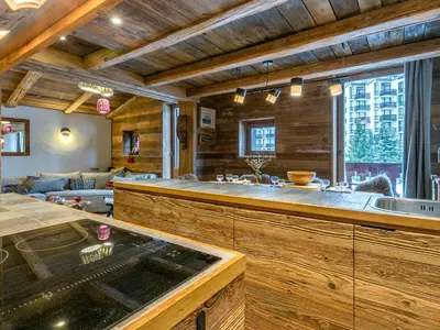 Plan de l'établissement Appartement de Prestige avec Cheminée au Centre de Val-d'Isère, à Proximité des Pistes et Commerces - FR-1-694-205